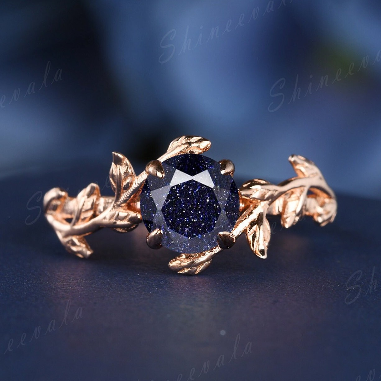 Galaxie Solitär Verlobungsring Blume Blauer Sandstein Ring 14K Roségold Blatt Unikat Rund Geformt Blauer Versprechen Ehering von Shineevala