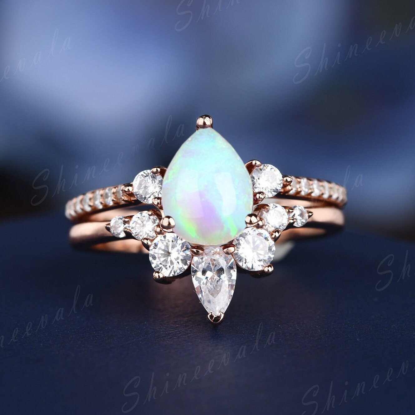 Lab Opal Verlobungsring Set Brautset Rosegold Unikat Marquise Moissanit Ehering Frauen Cluster Ring Pear Cut 2stk von Shineevala