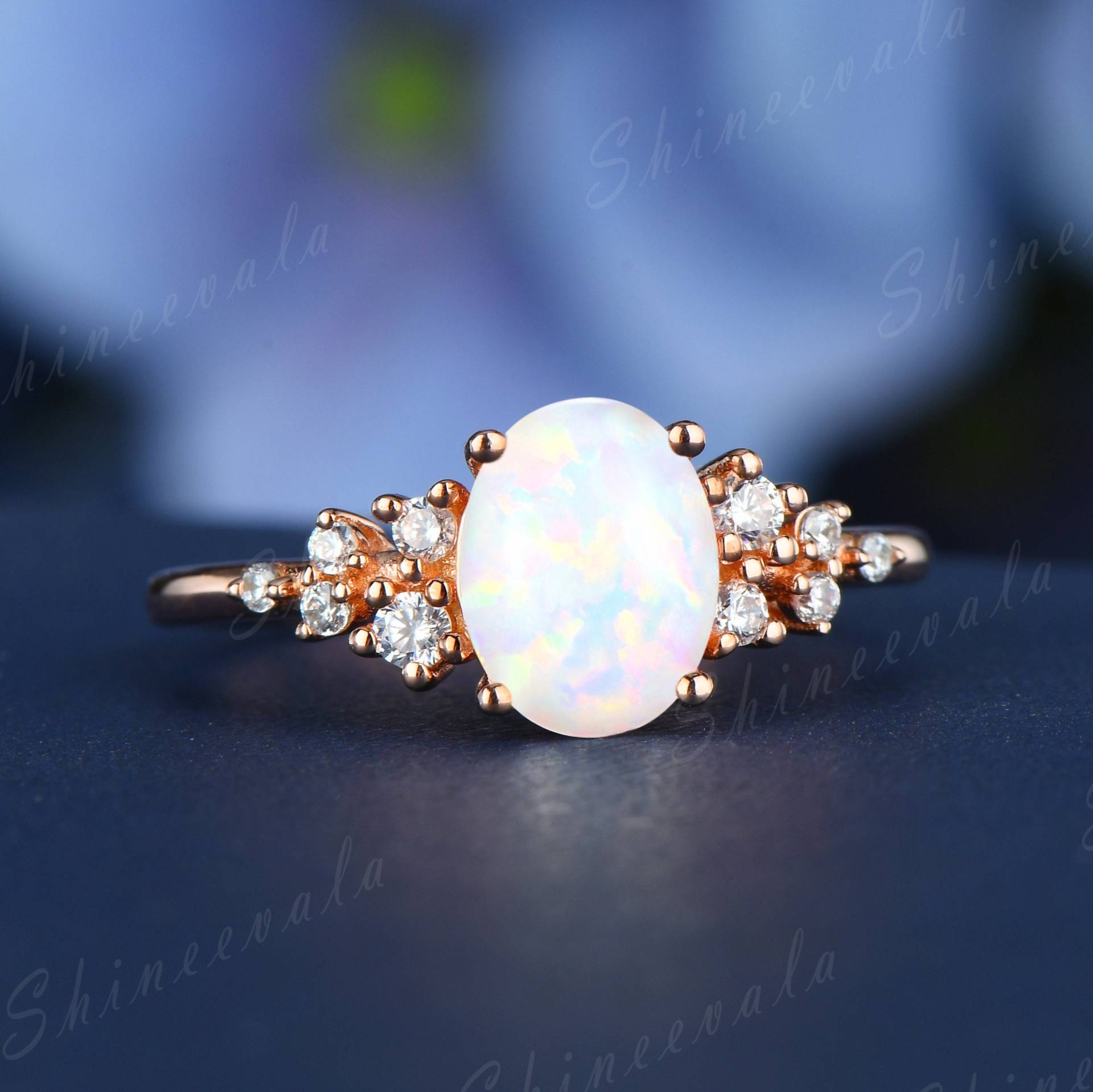 Opal Cluster Verlobungsring Einzigartiger Diamant Ring 14K Roségold Versprechensring Für Frauen Oval Cut Weiß Inspirierter von Shineevala