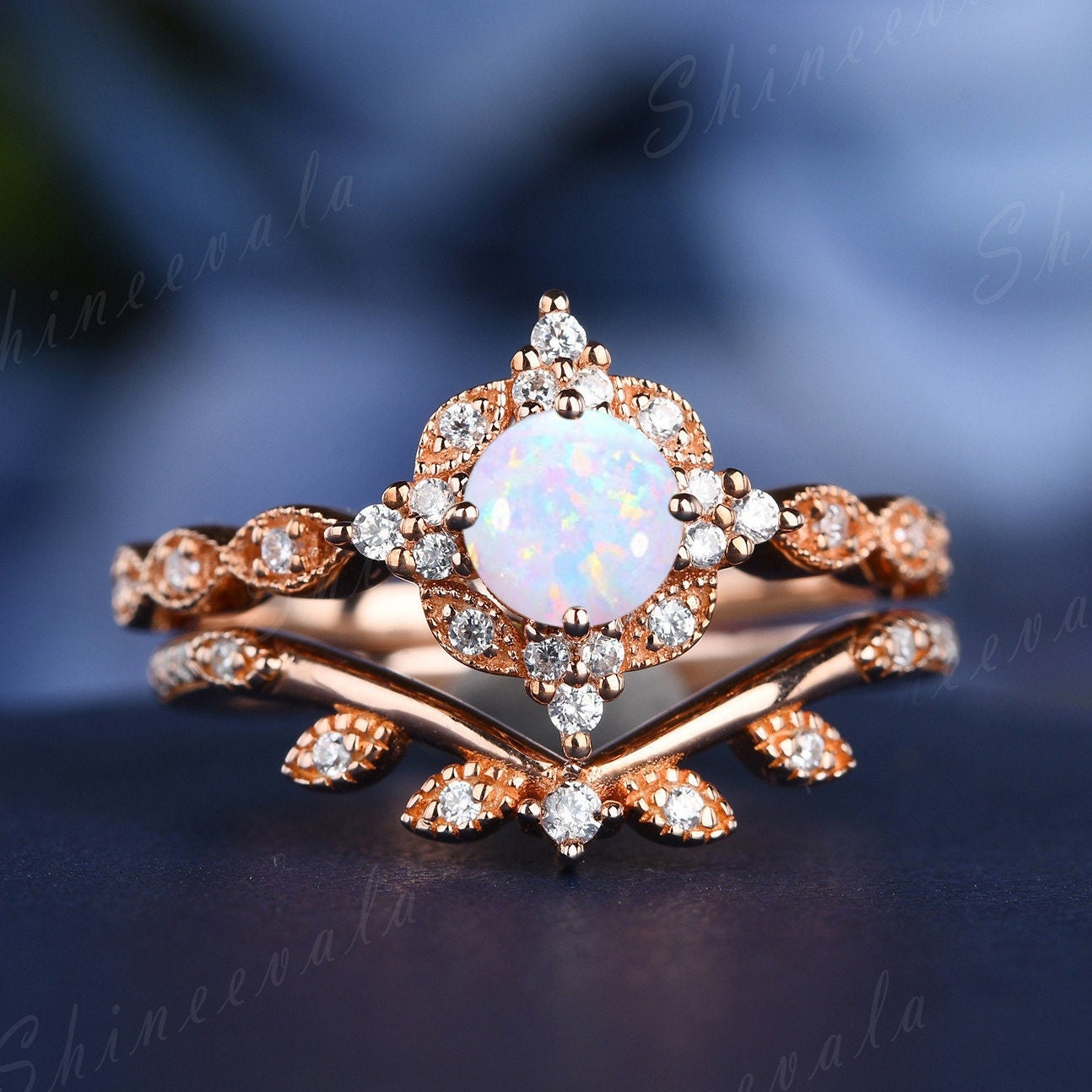 Opal Rosegold Ring Set Vintage Verlobungsring Zierliche Diamant Ehering Art Deco Eternity Stapelringe von Shineevala