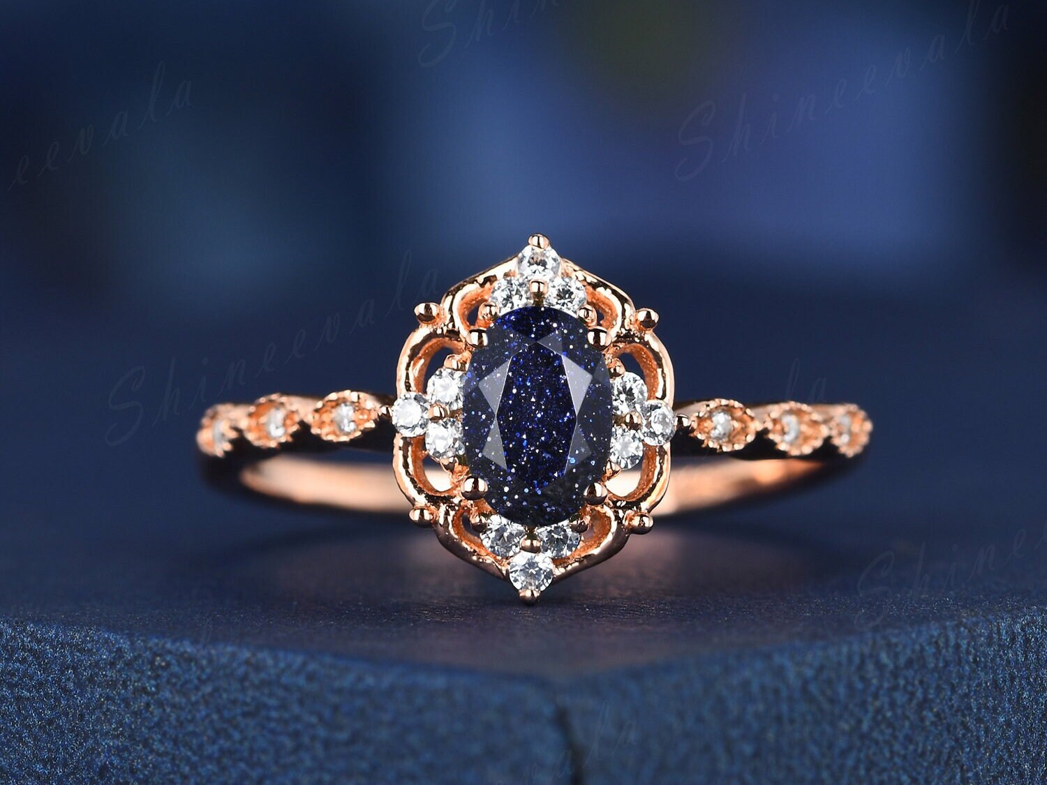 Ovaler Blauer Sandstein Moissanit Verlobungsring Vintage Art Deco Milgrain Ehering Massiv Gold Silber Eternity Frauen Ring Geschenk von Shineevala