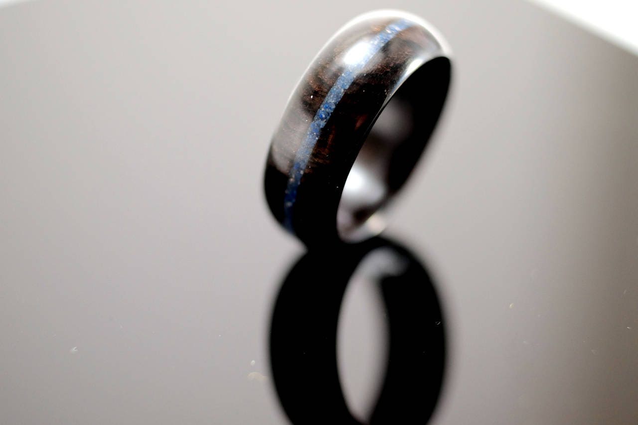 Blackwood Und Lapis Lazuli Holzring Blackwood Und Lapis Lazuli Holzring von Shinium