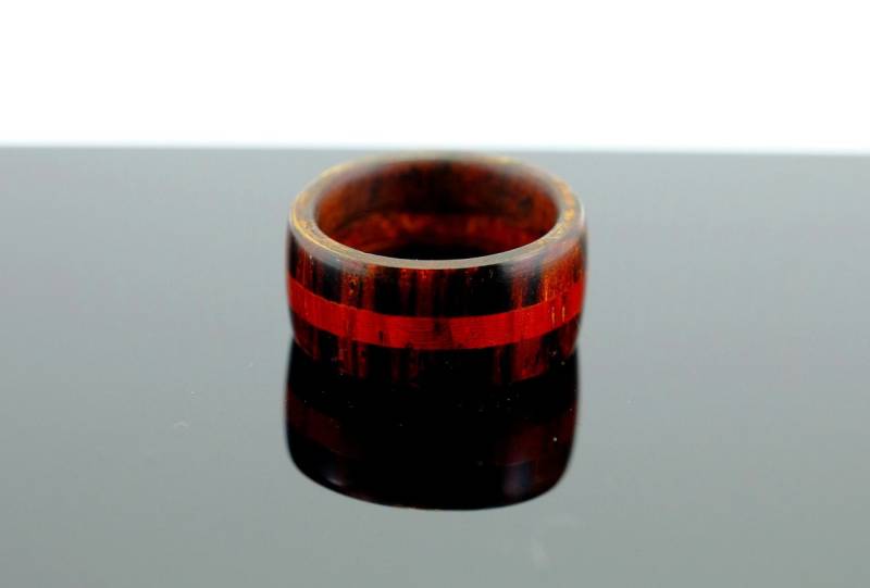 Braun Und Rot Holzring Braun Und Rot Holzring von Shinium