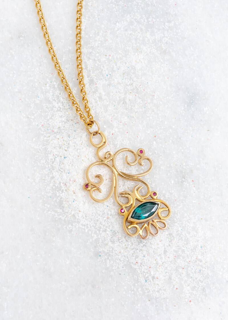 Smaragd Halskette, Filigrane Gold Hamsa Solid Birthstone März von ShiraMazor