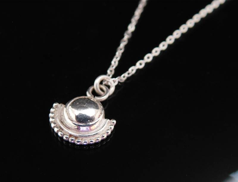 Jeden Tag Halskette, Mädchen Boho Silberkette, Silber Charme, Zierliche Anhänger, Kleine Azteken Halskette von ShirazelohevJewelry