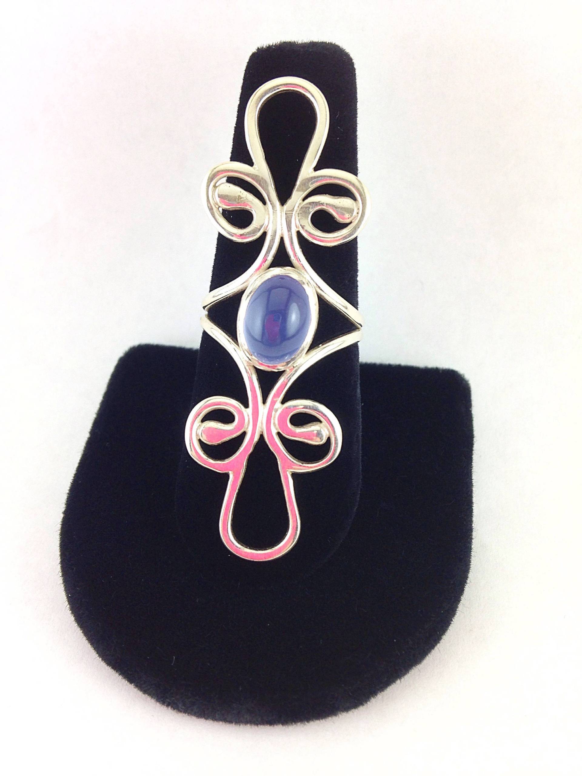 Sterling Silber Lila Chalcedon Scroll Statement Ring von ShiriDaniella