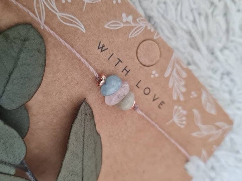 Buntes Edelsteinarmband Aus Morganit Perlen Buntes Edelsteinarmband Aus Morganit Perlen von Shirinis