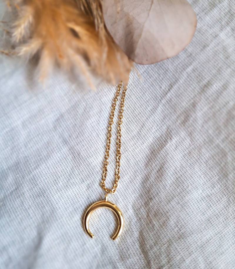 Filigrane Mondkette Vergoldet Halbmond Luna Gold Filigrane Mondkette Vergoldet Halbmond Luna Gold von Shirinis