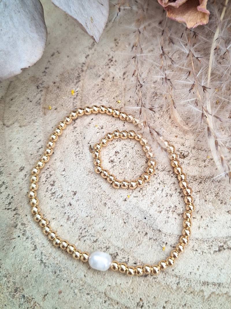 Goldenes Perlenarmband Süßwasserperlen Goldenes Perlenarmband Süßwasserperlen von Shirinis