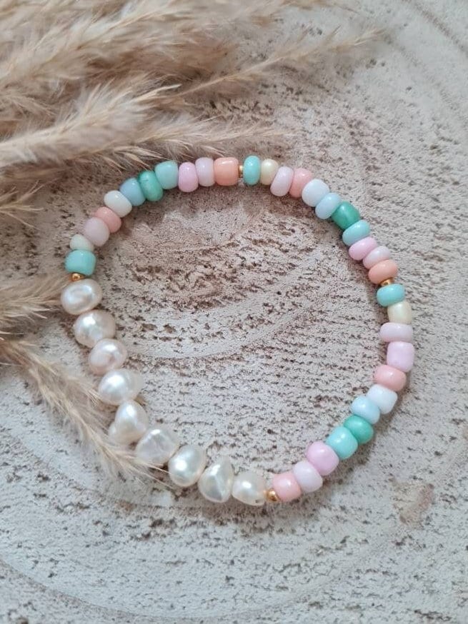 Sommerliches Perlenarmband Süßwasserperlen Sommerliches Perlenarmband Süßwasserperlen von Shirinis