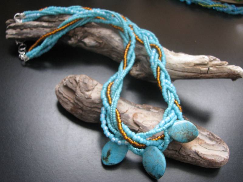 Rekonstruierte Türkis Und Saatperlen Halskette von ShirleyGaleCreations