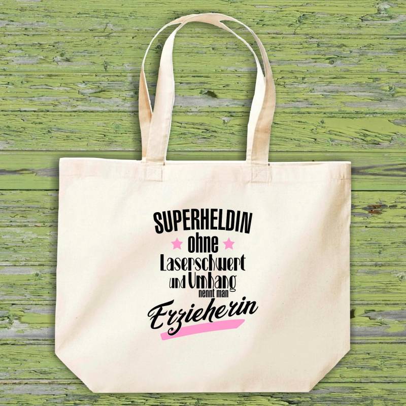 Shirtinstyle Stoffbeutel "Superheldin Ohne Laserschwert Und Umhang Nennt Man Erzieherin" Jute Einkaufen Beutel Geschenkidee Kita Schule Hort von ShirtInStyle