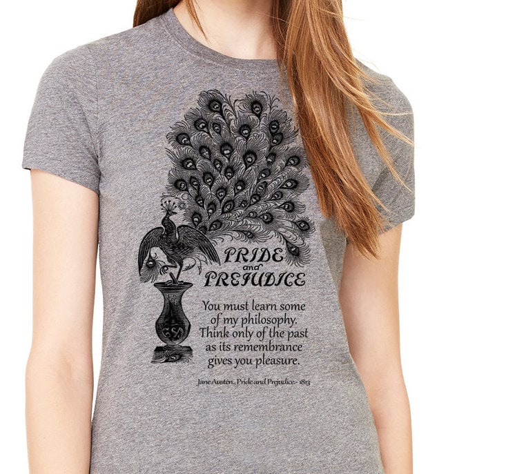 stolz Und Vorurteil T-Shirt. Graue Pride Vorurteil. Crew Neck T-Shirt Mit Prejudice Zitat. Jane Austen stolz Und Vorurteil T-Shirt. Graue Pride Vorurteil. Crew Neck T-Shirt Mit Prejudice Zitat. Jane Austen von ShirtWithQuote