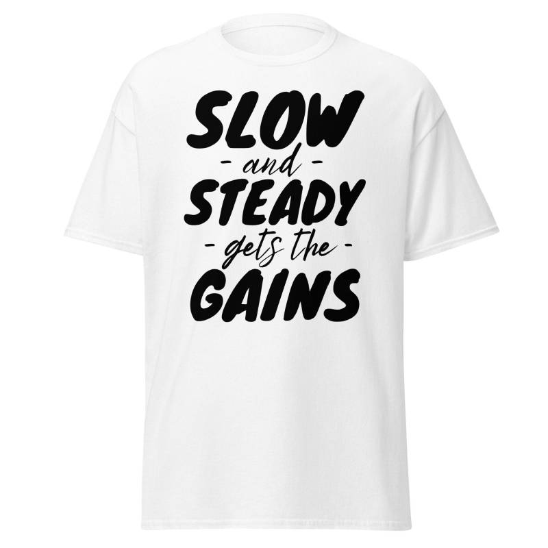 Slow & Steady Gets The Gains, Workout Tshirt Design Mit Motivierendem Spruch Für Herren Und Damen, Sport Shirt Das Fitnessstudio von ShirtdesignCH
