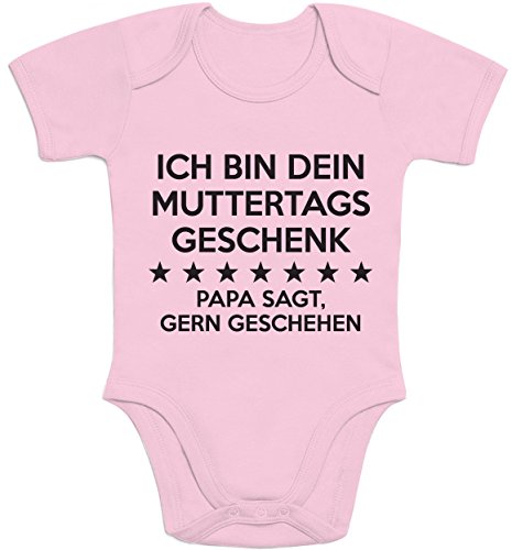 Shirtgeil Baby Body Geschenk Mama - Ich Bin Dein Muttertagsgeschenk Papa SAGT Gern Geschehen 3-6 Monate Rosa von Shirtgeil