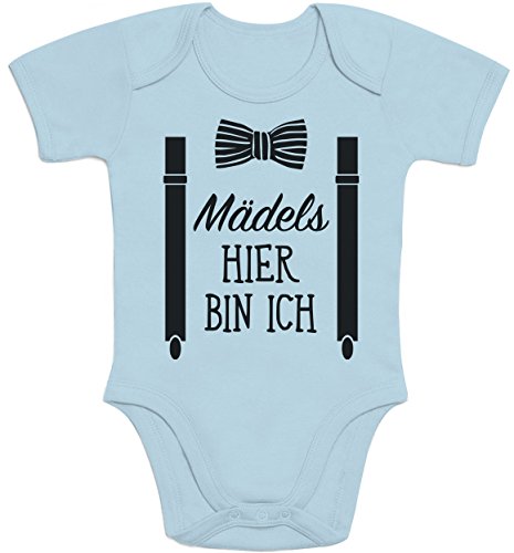 Shirtgeil Mädels, Hier Bin Ich! - Geschenk für Neugeborene Jungen Baby Kurzarm Body (6-12M, Hellblau) von Shirtgeil