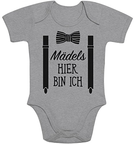 Shirtgeil Mädels, Hier Bin Ich! - Geschenk für Neugeborene Jungen Baby Kurzarm Body (12-18M, Grau) von Shirtgeil