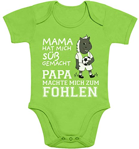 Shirtgeil Baby Body Kurzarm Mama machte Mich süß Papa machte Mich zum Fohlen - Fußball Geschenke Baby Mädchen - Baby Jungen Strampler Babybody Soccer 0-3 Monate Limettengrün von Shirtgeil