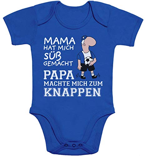 Shirtgeil Baby Body Mama machte Mich süß Papa machte Mich zum Knappen Baby Fußball Geschenk 6-12 Monate Blau von Shirtgeil