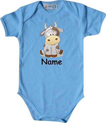 ShirtInStyle Baby Body Tiermotiv Kuh mit Wunschnamen Wunschtext, Babybody Jungen Mädchen Natur Tiere, Farbe hellblau, Größe 62-68 von ShirtInStyle