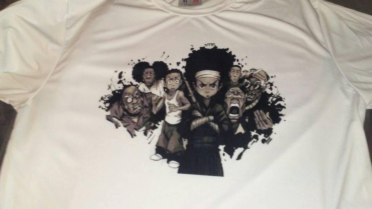 Weißes Boondocks Crew T-Shirt von Shirtnsockscity