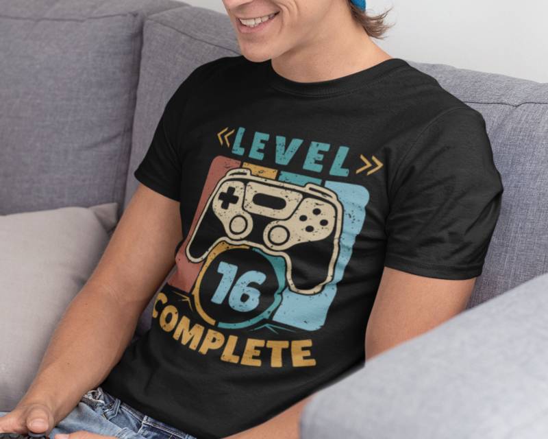 Geburtstagsshirt Gamer T-Shirt Jungen 16 Geburtstag Jahre Geschenk Zocker Videospiel Gaming von Shirtoase