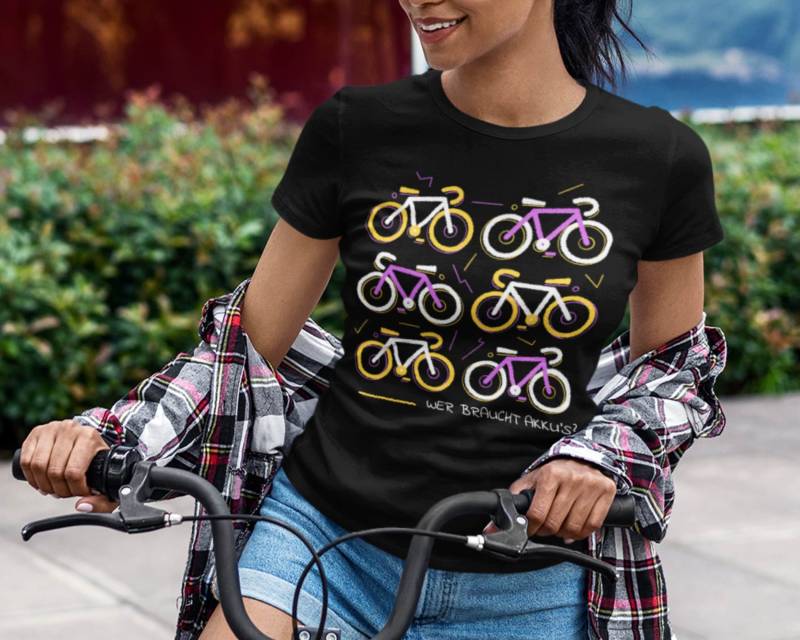 Rad T-Shirt Fahrrad Radfahrerin Radfahren Geschenk Frauen Radsportlerin von Shirtoase