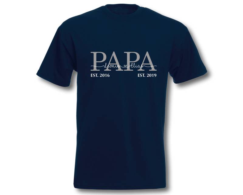 T-Shirt Herren Personalisiert Papa Mit Namen Und Geburtsjahren Der Kinder von ShirtparadeShop