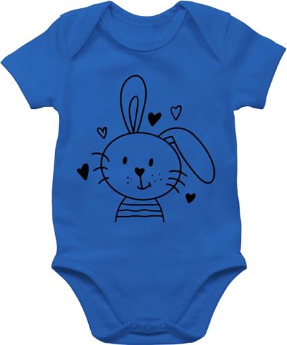 Baby Body Junge Mädchen - Hase - Hasen Schlappohr Osterhase I - 18/24 Monate - Royalblau - outfit ostern kleidung osterhasen bunny babykleidung hasenmotiv kaninchen babybody häschen scribble von Shirtracer