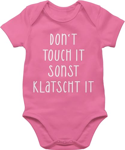 Baby Body Junge Mädchen - Statement - Dont touch it sonst klatscht it - Lustiger Spruch Freches Witziges Geschenk Arbeitsplatz - 1/3 Monate - Pink - frecher don't bodys witzige geschenke strampler Baby Body Junge Mädchen - Statement - Dont touch it sonst klatscht it - Lustiger Spruch Freches Witziges Geschenk Arbeitsplatz - 1/3 Monate - Pink - frecher don't bodys witzige geschenke strampler von Shirtracer
