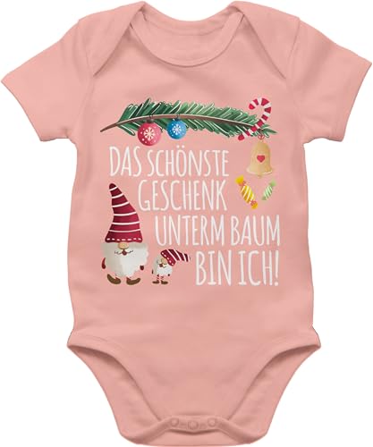 Baby Body Junge Mädchen - Weihnachten Geschenke Christmas - Das schönste Geschenk unterm Baum bin ich! - Wichtel - 1/3 Monate - Babyrosa - outfits jungen weihnachtsoutfit weihnachtsmotiv babybody von Shirtracer
