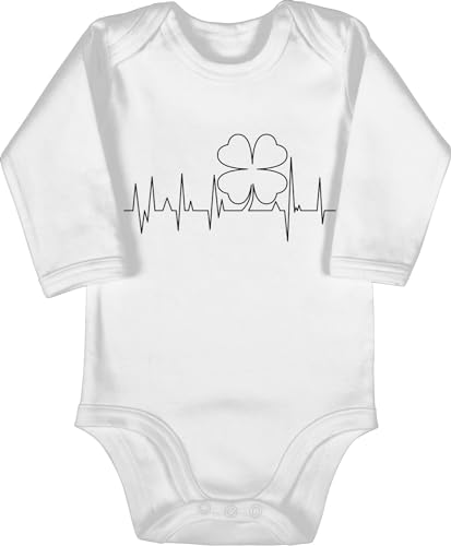 Baby Body langarm Mädchen Junge - Event und Anlass Geschenke - St. Patricks day Kleeblatt Herzschlag - 6/12 Monate - Weiß - irland strampler glücksbringer von Shirtracer