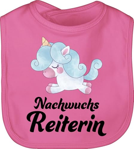 Shirtracer Lätzchen - Pferde - Nachwuchsreiterinn I Geschenk Reiterin Baby - Unisize - Pink - pferdefans pferd latz pferdemotiv einhorn pferden nachwuchsreiterin reitsport pferdemotiven pferdeliebe von Shirtracer