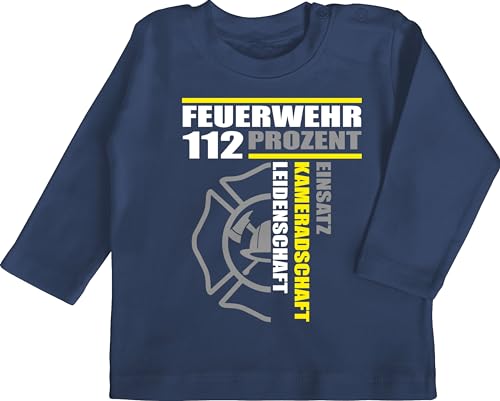 Baby Langarmshirt - Feuerwehr 112 Prozent Einsatz Kameradschaft Leidenschaft I Freiwillige Feuerwehr Geschenk - 12/18 Monate - Navy Blau - feuerwehrmann schriftzug feuerwehrgeschenkartikel mit Baby Langarmshirt - Feuerwehr 112 Prozent Einsatz Kameradschaft Leidenschaft I Freiwillige Feuerwehr Geschenk - 12/18 Monate - Navy Blau - feuerwehrmann schriftzug feuerwehrgeschenkartikel mit von Shirtracer