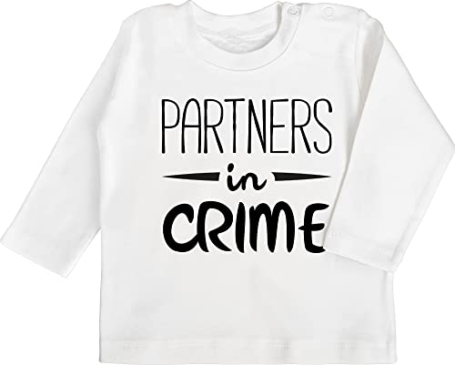 Baby Langarmshirt - Partner-Look Familie - Partners in Crime - 3/6 Monate - Weiß - Partnerlook Shirts Family Look Matching Familien partneroutfits von Shirtracer