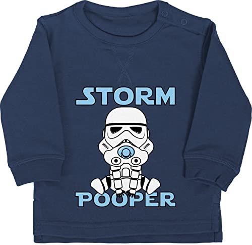 Baby Pullover Jungen Mädchen - Sprüche - Storm Pooper I Stormpooper - 6/12 Monate - Navy Blau - Spruch Poop Langarm spruche Geek Pulli sprüchen Comic Sweatshirt mit Aufschrift lustiges zur Geburt von Shirtracer