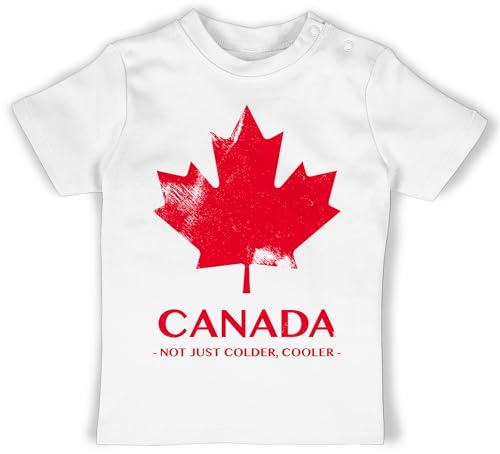 Baby T-Shirt Mädchen Jungen - Fahnen und Flaggen - Canada Not just Colder Cooler - Souvenir Geschenk - 12/18 Monate - Weiß - Stadt Maple Tshirt Country Kanada Shirt kanadier Shirts kanadische t von Shirtracer