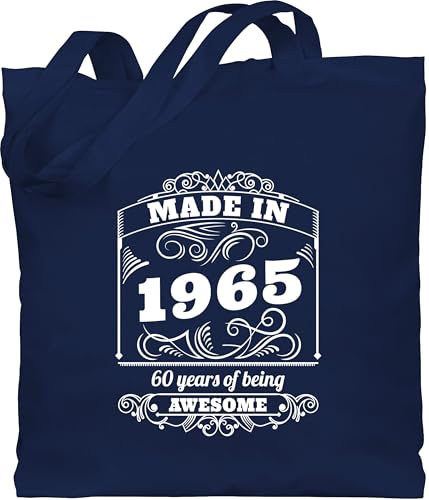 Shirtracer Baumwolltasche - 60. Geburtstag - Made in 1965 Sixty years of being awesome - Unisize - Navy Blau - geschenke für 60 jährige frau geschenk 60.geburtstag 60-geburtstag 1963 beuteltasche Shirtracer Baumwolltasche - 60. Geburtstag - Made in 1965 Sixty years of being awesome - Unisize - Navy Blau - geschenke für 60 jährige frau geschenk 60.geburtstag 60-geburtstag 1963 beuteltasche von Shirtracer