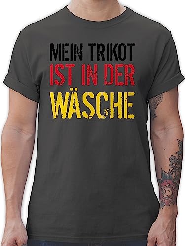 T-Shirt Herren - Fußball EM - Mein Trikot ist in der Wäsche WM Deutschland - XXL - Dunkelgrau - Shirt 2022 Europameisterschaft 2024 Fussball t Shirts männer em24 Tshirts fu Ball Tshirt von Shirtracer