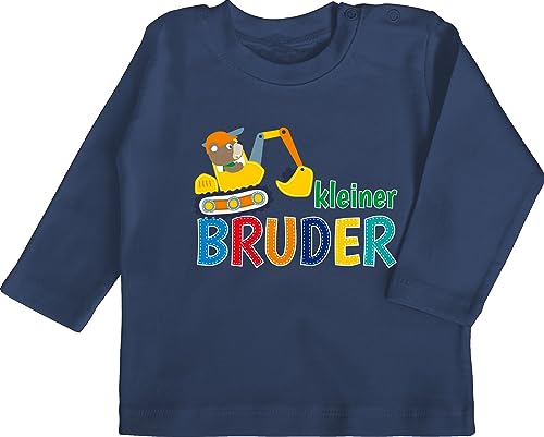 Baby Langarmshirt - Kleiner Bruder Baggermotiv I Geschenk Kleiner Bruder - 3/6 Monate - Navy Blau - Little Brother Lil bro babysachen kleine brüder Bagger t-Shirt kleinen Geschwisterliebe Langarm von Shirtracer