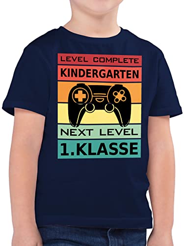 Kinder T-Shirt Jungen - Einschulung Junge - Level Complete Kindergarten - Next Level 1. Klasse - 128 (7/8 Jahre) - Dunkelblau - tschüß Shirt Schulkind schulanfänger abgang Tshirt von Shirtracer