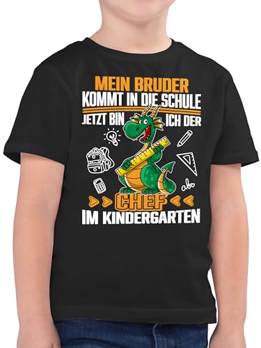 Kinder T-Shirt Jungen - Hallo - Mein Bruder kommt in die Schule! Jetzt Bin ich der Chef im Kindergarten - weiß/orange - 116 (5/6 Jahre) - Schwarz - t Shirt Kind Kita Schule Tshirt Buben von Shirtracer