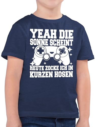 Kinder T-Shirt Jungen - Trend Kinderkleidung und Co - Yeah die Sonne scheint! Heute zocke ich in kurzen Hosen - weiß - 152 (12/13 Jahre) - Dunkelblau Meliert - Tshirt Gaming Shirt scheint von Shirtracer