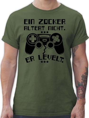 T-Shirt Herren - Nerd Geschenke - EIN Zocker altert Nicht - er levelt - XL - Army Grün - Geschenk für Gamer t Shirts Tshirt Geschenkideen tischert Shirt Mann t-schirt Tshirts männer Maenner von Shirtracer