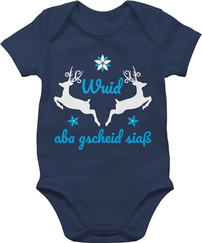 Baby Body Junge Mädchen - Kompatibel mit Oktoberfest Outfit - Wuid aba gscheid siaß - 1/3 Monate - Navy Blau - trachtenbody kurzarm strampler bayrisch bayern hirsch babybody trachten bayrisches von Shirtracer