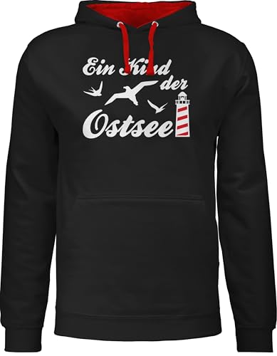 Shirtracer Pullover Herren Frauen Hoodie Kontrast zweifarbig - Sprüche Statement - Kind der Ostsee Leuchtturm weiß - M - Schwarz/Rot - mit Aufschrift Kuschelpullover Statements Hoody sprüchen￼ pullis von Shirtracer