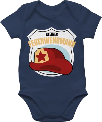 Shirtracer Baby Body Junge Mädchen - Feuerwehr - Kleiner Feuerwehrmann - 3/6 Monate - Navy Blau - geschenk zur geburt feuerwehrgeschenkartikel babybody outfit feuerwehr+strampler geschenke von Shirtracer