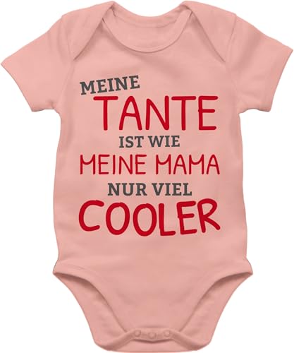 Baby Body Junge Mädchen - Meine Tante ist wie meine Mama nur cooler - 12/18 Monate - Babyrosa - babybodies tantes babykleidung babygeschenke von babyklamotten babystrampler bodie babysachen von Shirtracer