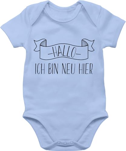 Baby Body Junge Mädchen - Zur Geburt - Ich bin neu hier - 1/3 Monate - Babyblau - geschenk schwangerschafts geschenke pregnancy born babygeschenk babygeschenke 2023 2024 tshirt fuer babyparty in von Shirtracer