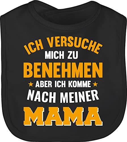 Shirtracer Baby Lätzchen - Sprüche - Ich versuche mich zu benehmen aber ich komme nach meiner Mama orange - Unisize - Schwarz - lustige babysachen spruch mutter bibs babykleidung mit süßen sprüchen von Shirtracer